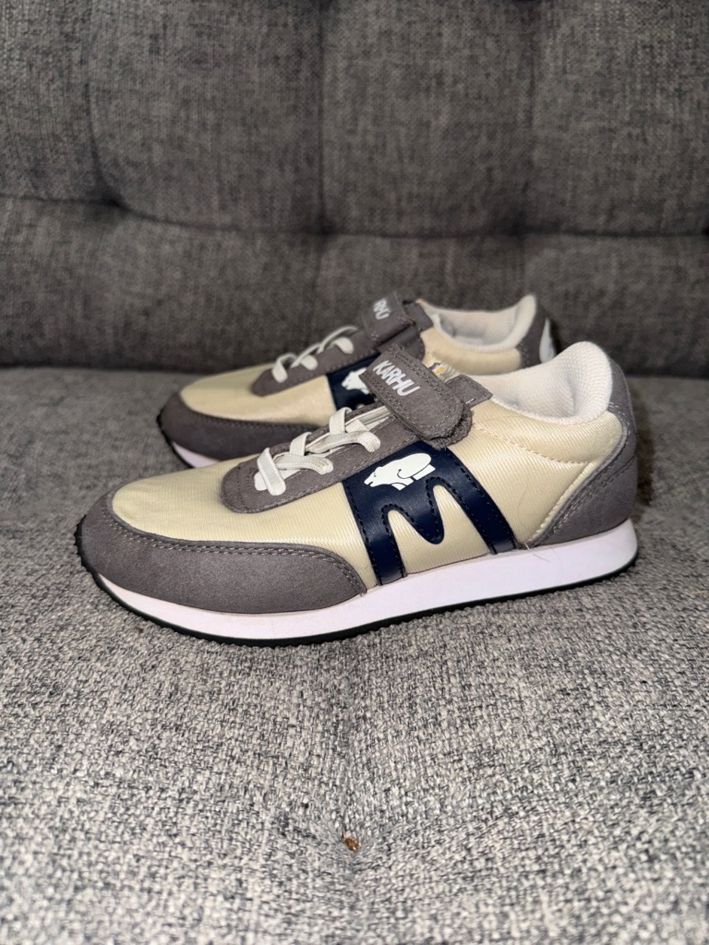 Karhu Albatross 82 Kids Shoe size 13.